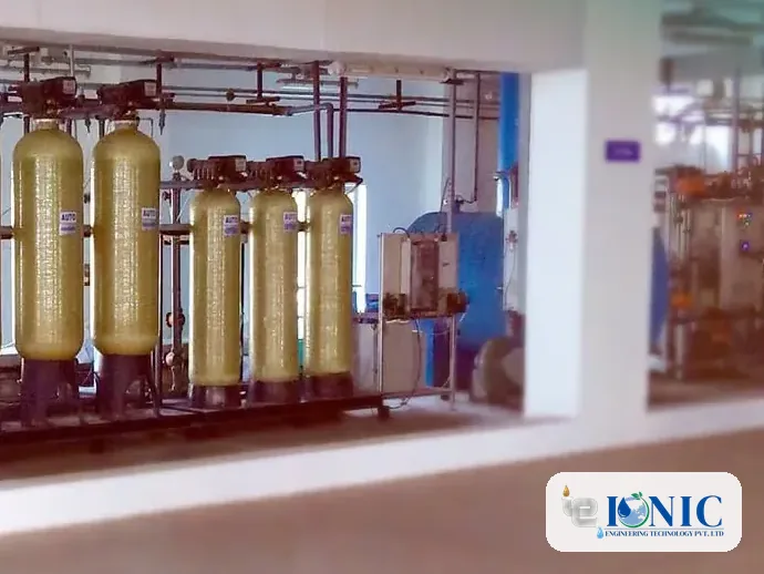 Row of automatic multigrade and activated carbon filter vessels
